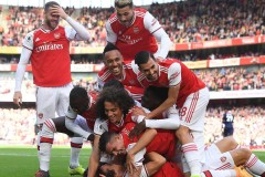 欧文17岁：足球天才的技术飞跃与天赋闪耀