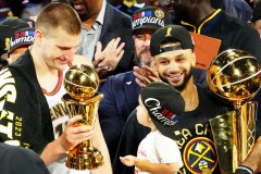 迎来新赛季又卷入合同风波！莱昂纳德的快船生涯究竟是什么水平？